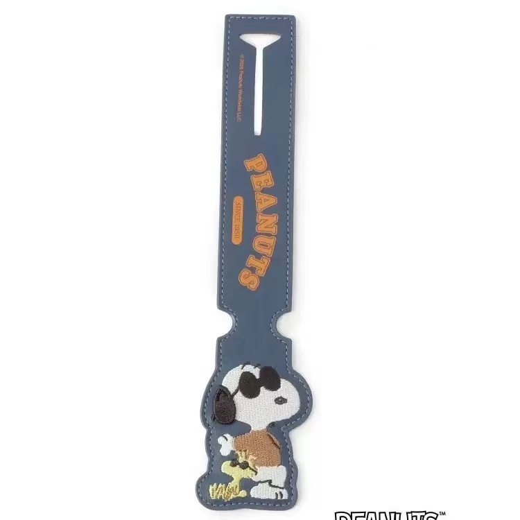 Peanuts Snoopy Leather Tag